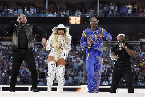 who is the super bowl halftime show 2025